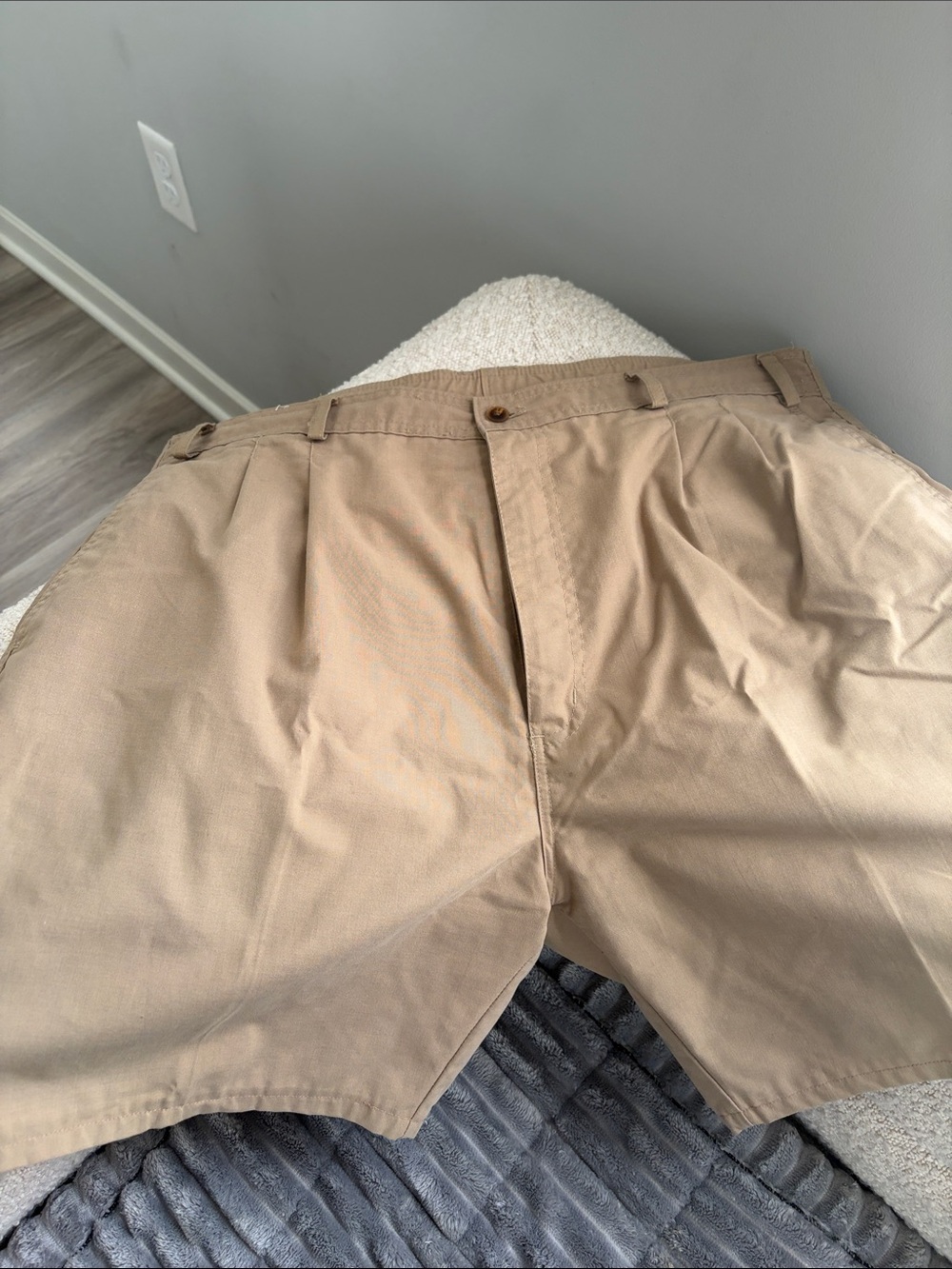 Bugle Boy Tan Pleated Men’s Shorts